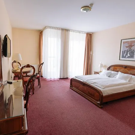 Pannonia Hotel