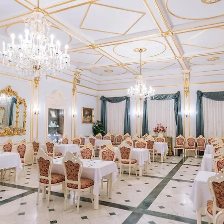 Pannonia Hotel 4*