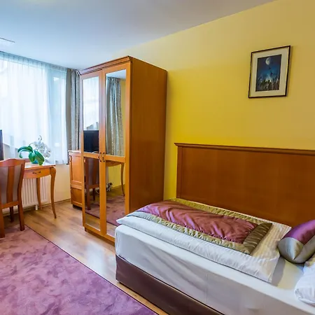 Pannonia ホテル ショプロン