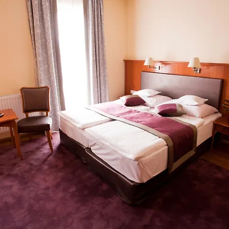 Pannonia ホテル 4*