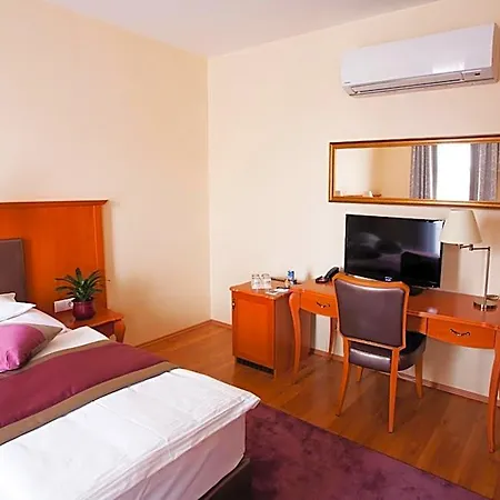 Hotel Pannonia 4*