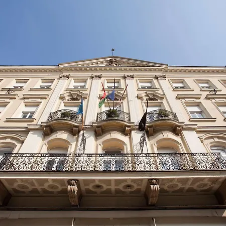 Pannonia Hotel 4*